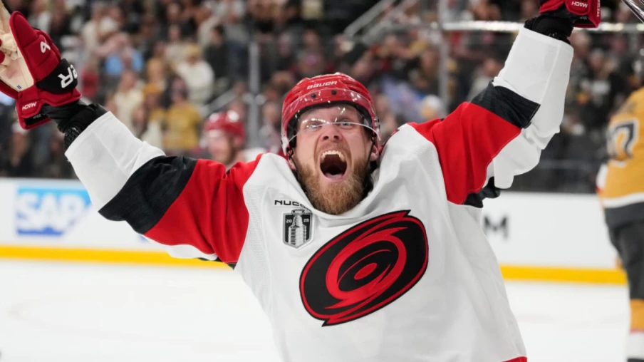 Carolina remporte sa deuxième Coupe Stanley face à Las Vegas