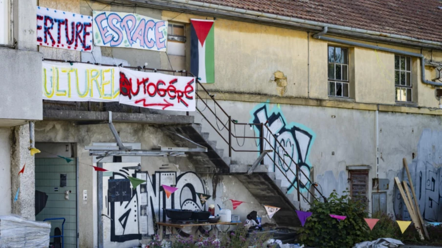 Neuchâtel porte plainte contre le collectif ABAL pour occupation
