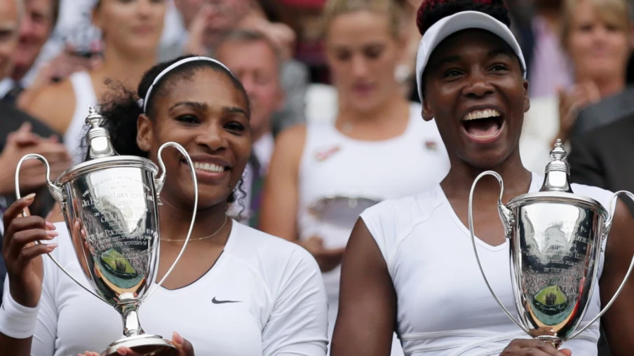 Venus et Serena Williams invitées à jouer le double à Wimbledon