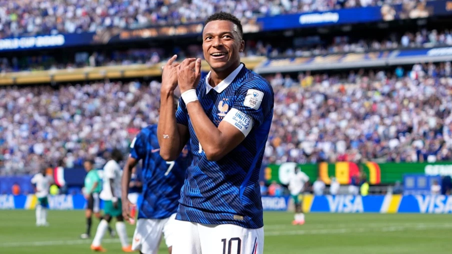 Mbappé double, la France bat le Sénégal 3-1 au Mondial