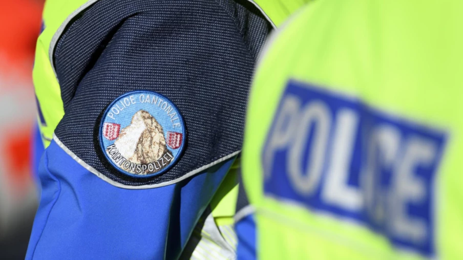 Escroqueries aux faux policiers en Valais : cinq interpellés