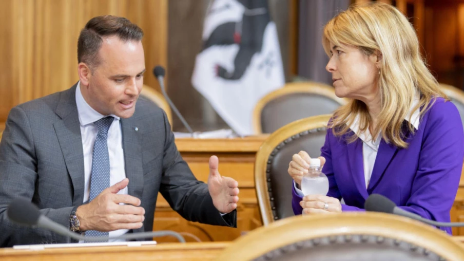Conseil des États: la Suisse valide des centres de retour hors Europe