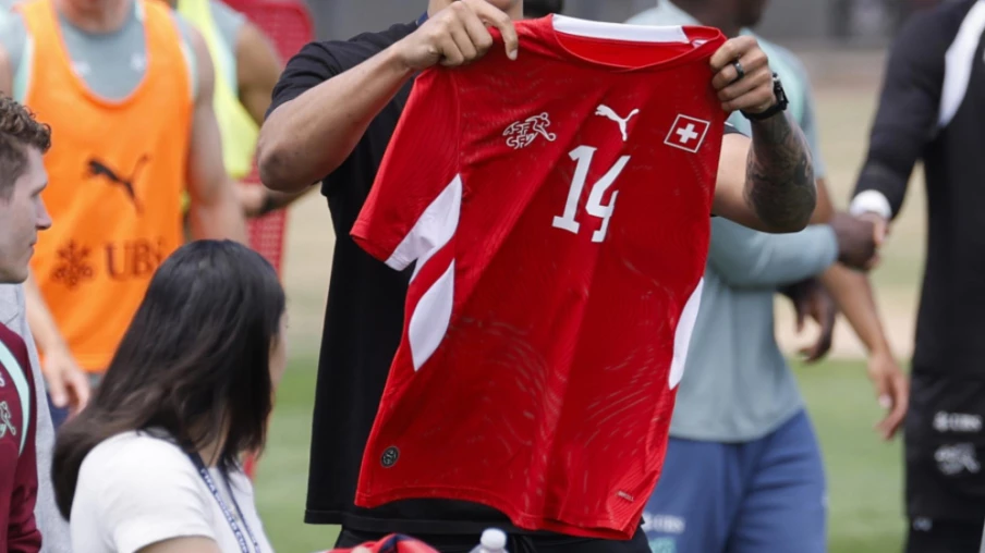 Yanic Niederhäuser rend visite à la sélection suisse avant le Mondial