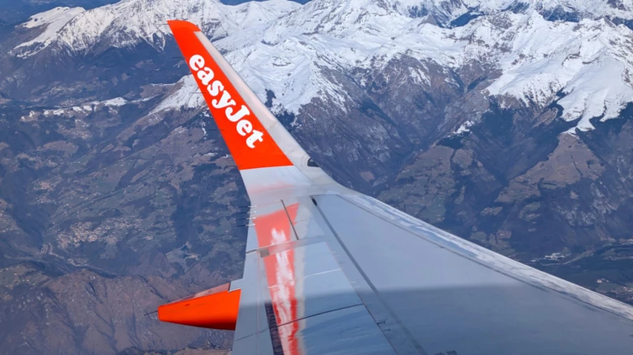 EasyJet rejette trois offres de rachat : Castlelake révèle 625 pence