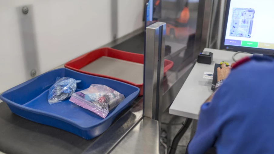Aéroport de Zurich : jusqu'à 2 litres en cabine grâce aux scanners CT