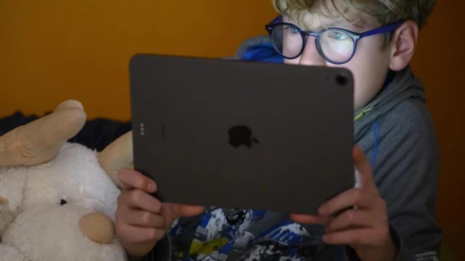 Nouveau réseau romand : pactes pour éloigner les enfants du numérique