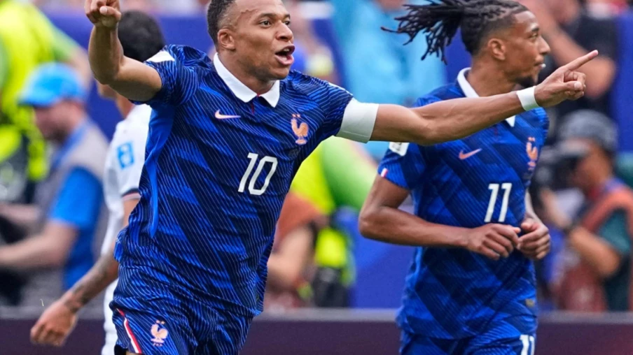 Mondial 2026 : Mbappé fête sa 100e sélection et marque un doublé