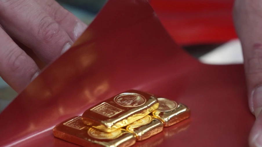 L'or chute sous 4 000 dollars face à la Fed et à l'inflation