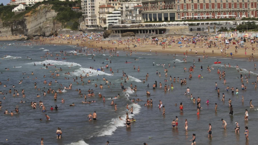Un pan de falaise à Biarritz s'effondre : deux plongeurs disparus