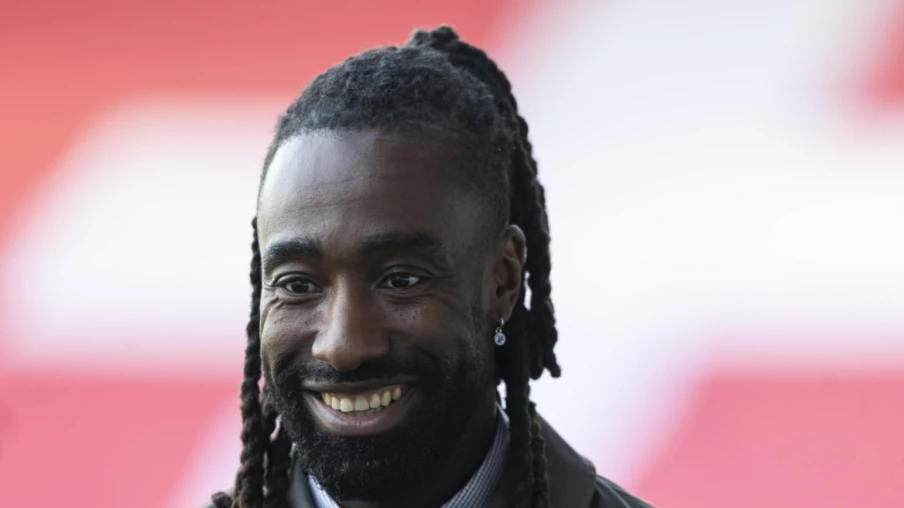 Johan Djourou nommé entraîneur de l'équipe féminine d'Étoile Carouge