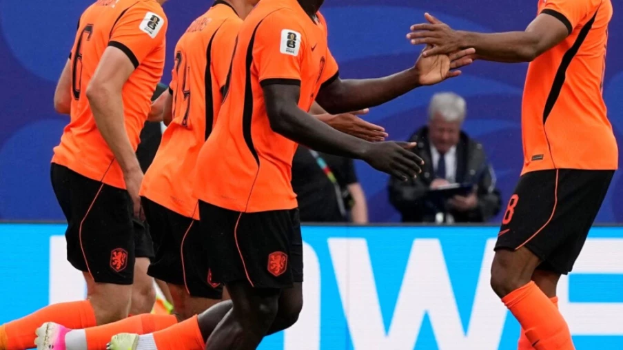 Pays-Bas premiers du groupe F, Japon et Suède qualifiés pour les 8es