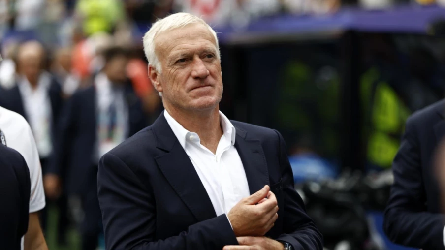 Didier Deschamps de retour au camp des Bleus après le décès