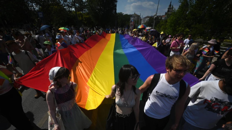Budapest : première marche des fiertés depuis Orban sous canicule