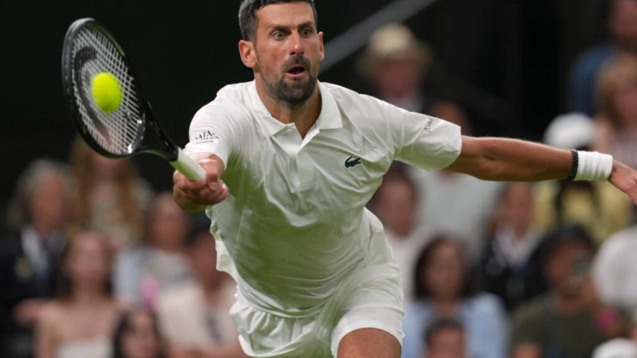 Wimbledon : Djokovic bat Wu Yibing en quatre sets
