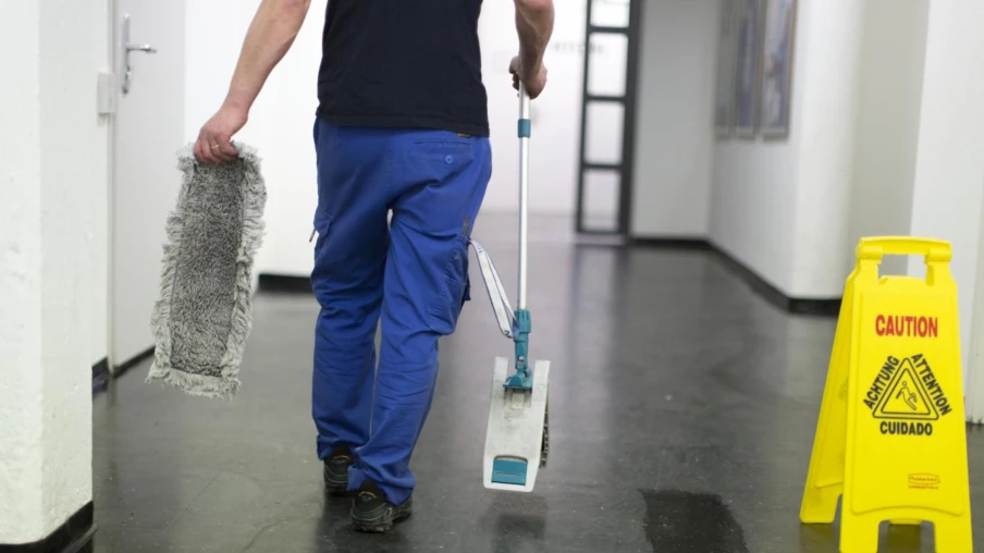 Syndicats unis pour défendre les salaires minimaux cantonaux