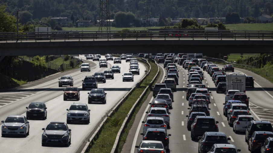 Embouteillages sur les autoroutes suisses : hausse de 20% en 2025