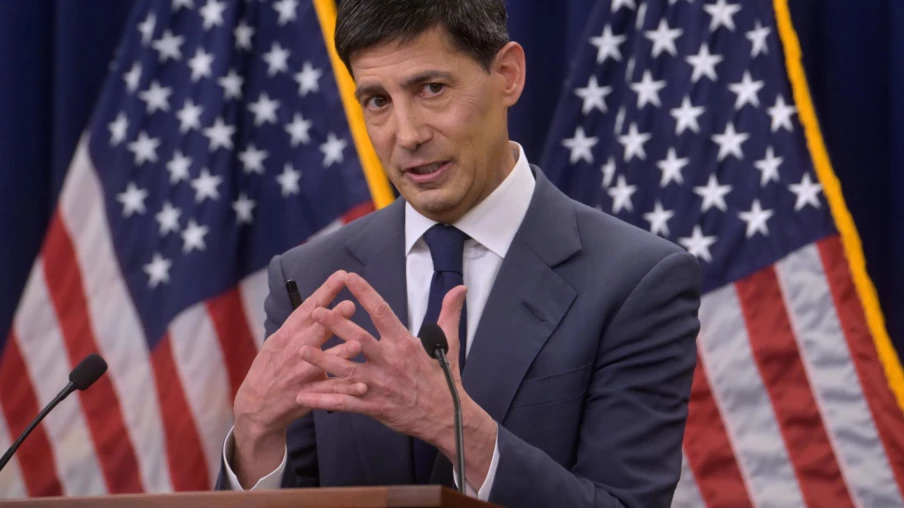 La Fed inquiète du niveau de l'inflation aux États-Unis, dit Warsh