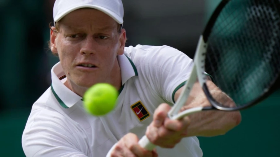 Wimbledon : Sinner et Sabalenka (n°1) au 3e tour malgré des frayeurs