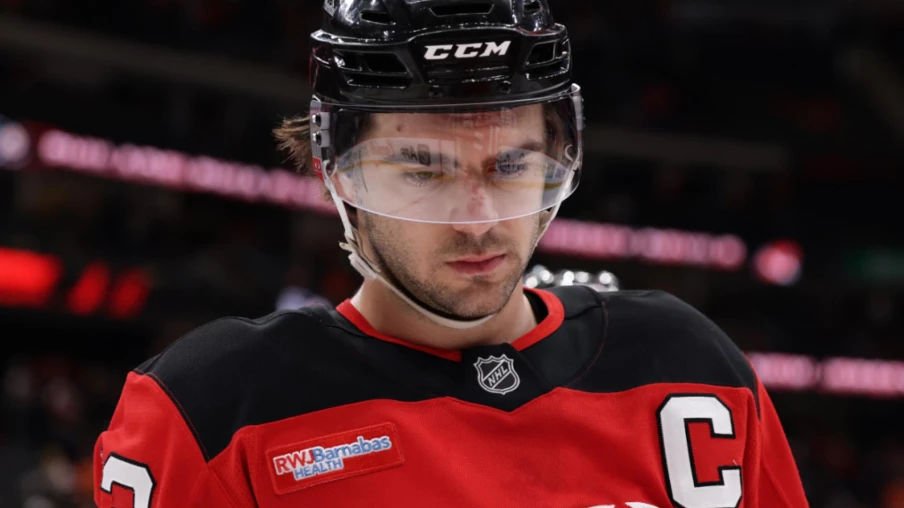 Nico Hischier, capitaine, prolonge 5 ans avec les Devils à 11,7 M$