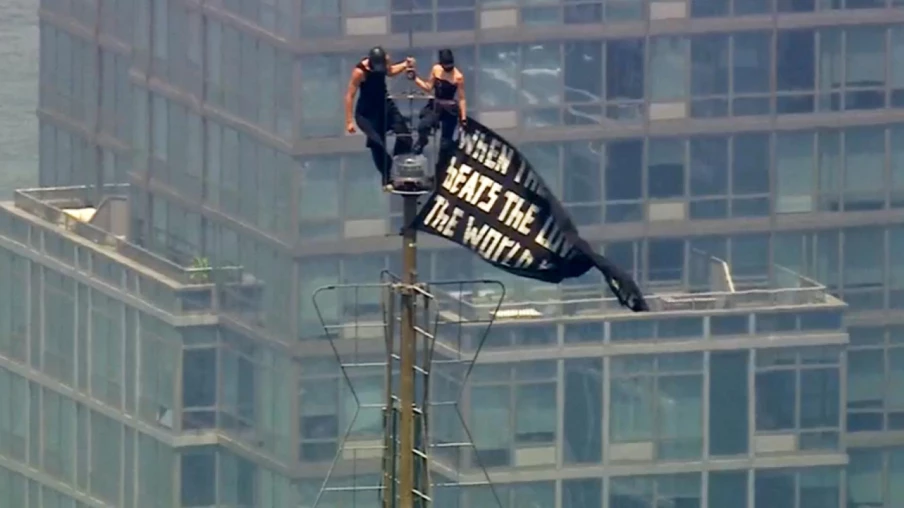 Demande de mariage sur l'antenne de l'Empire State : deux interpellés