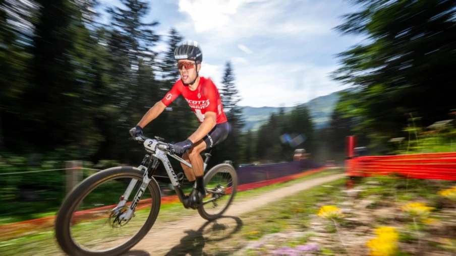 Filippo Colombo blessé : fracture du péroné, absent du circuit