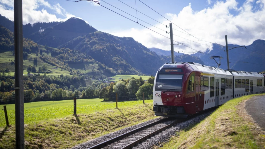 Train des sommets : liaisons Bulle–Zweisimmen les week-ends d'été