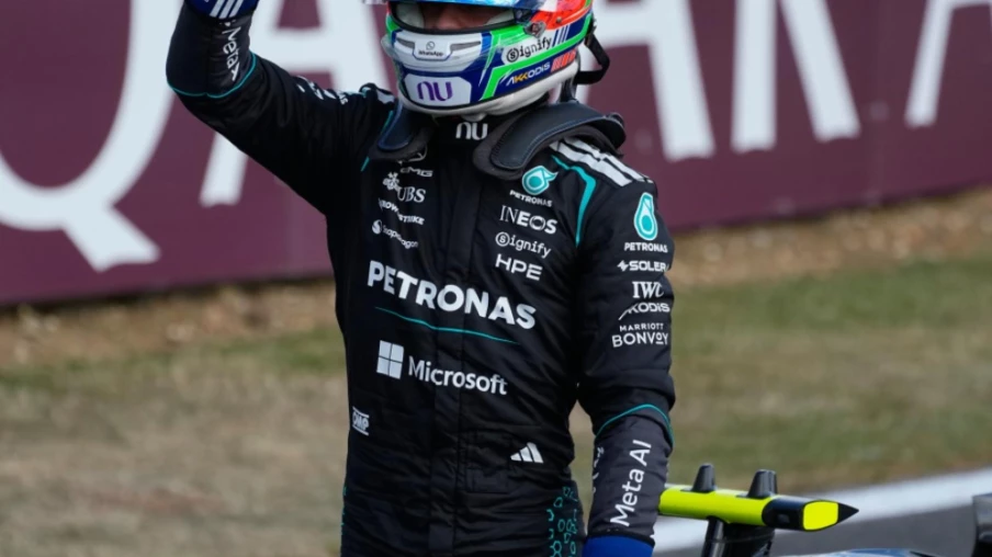 Kimi Antonelli en pole à Silverstone devant Leclerc et Hamilton