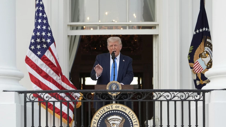 Trump interdit l'entrée aux États-Unis aux ressortissants de 12 pays pour des raisons de sécurité