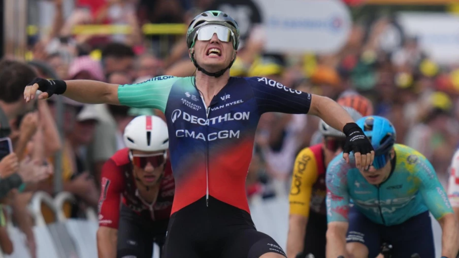 Olav Kooij gagne la 5e étape Lannemezan - Pau au sprint