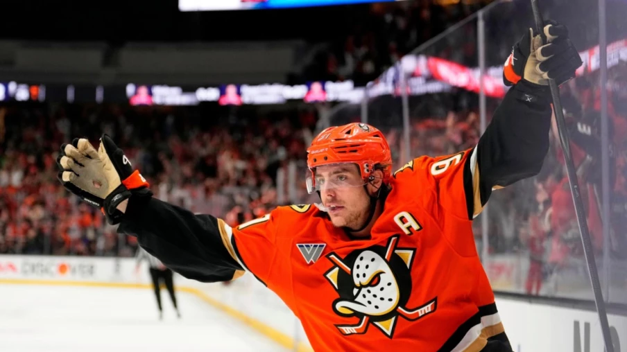 Leo Carlsson, 18 millions par an, reste à Anaheim