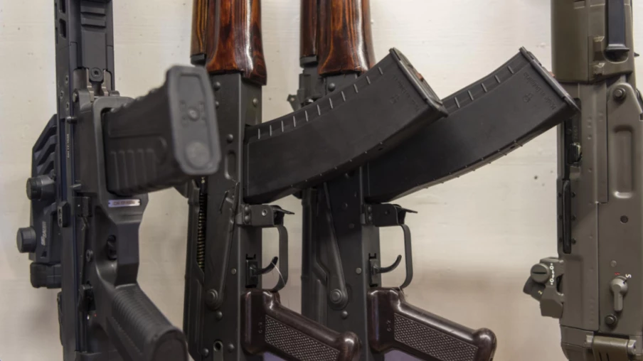 bandes étrangères derrière les vols dans les armureries suisses