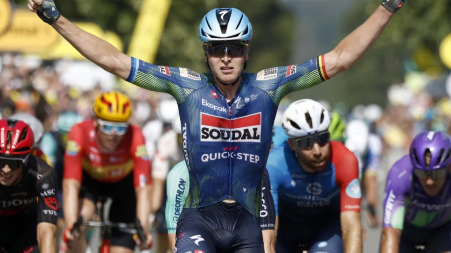 Tim Merlier signe un doublé sur la 8e étape du Tour de France 2026