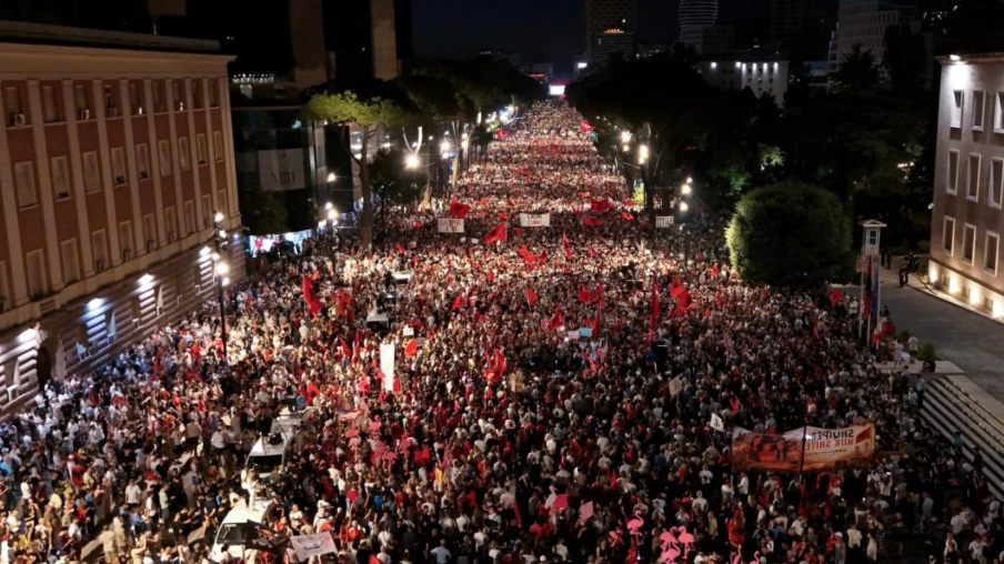 Albanie : nouvelle manifestation contre un projet touristique lié aux Trump