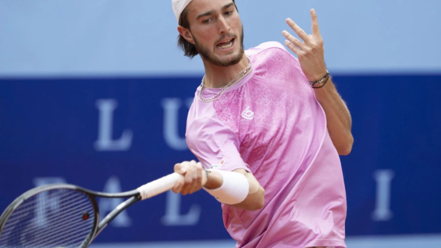 Kilian Feldbausch s'incline d'entrée au Swiss Open de Gstaad