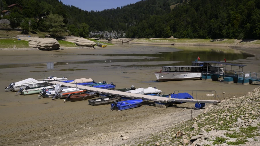 Sécheresse dans le Doubs : la navigation aux Brenets bientôt menacée