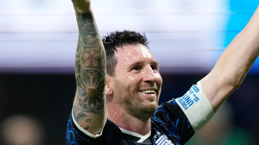 Messi décisif contre l’Angleterre : l’Argentine file en finale