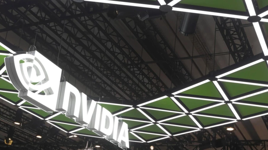 Pour Nvidia, la croissance de l'IA n'en est qu'à ses débuts, dit Huang