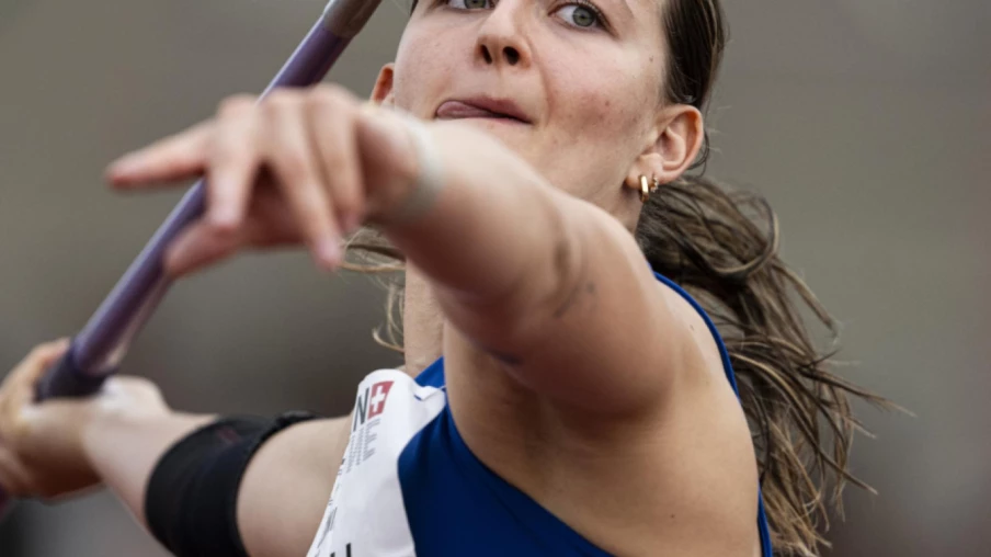 Leonie Hügli bat le record de Suisse du javelot à Lucerne