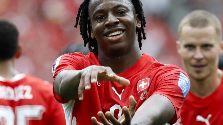 Johan Manzambi rejoint Aston Villa en Premier League