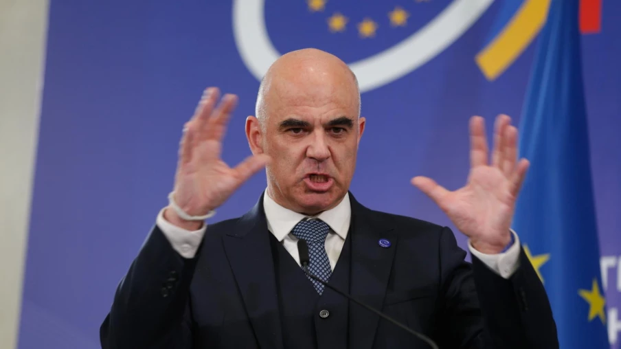 Alain Berset appelle la FIFA à protéger le football des pressions politiques et financières