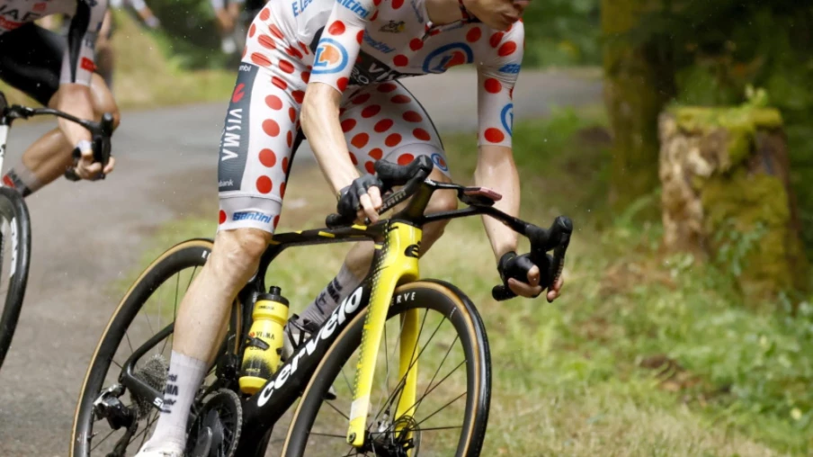 jonas vingegaard abandonne le tour de france après une lourde chute