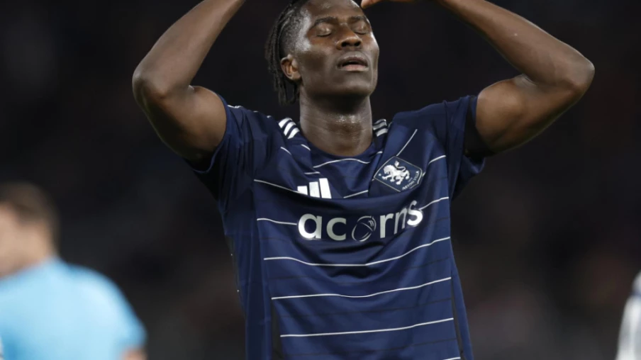 Amadou Onana absent neuf mois après une opération au genou droit