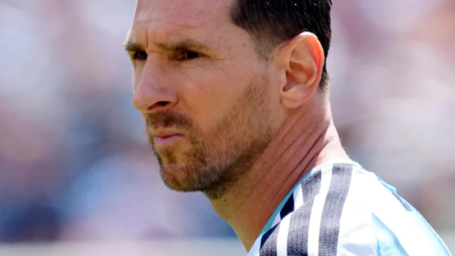 Messi arrive à Rosario pour des vacances en famille après le Mondial