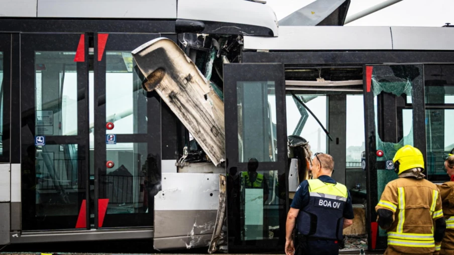 Collision de deux trams sur le pont Erasme à Rotterdam : 15 blessés