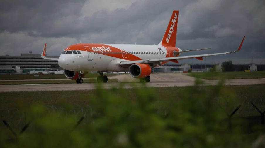 EasyJet : le bénéfice trimestriel chute de 70 % à cause du carburant