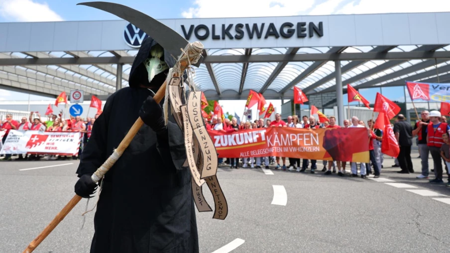 Volkswagen : bénéfice net trimestriel en chute d’un tiers, crise en Chine