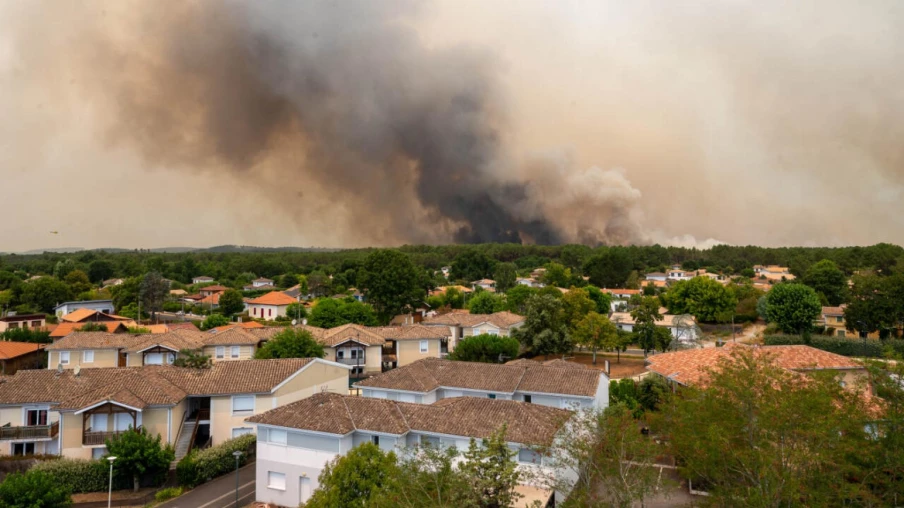 gironde : des dizaines de vacanciers suisses évacués par les incendies