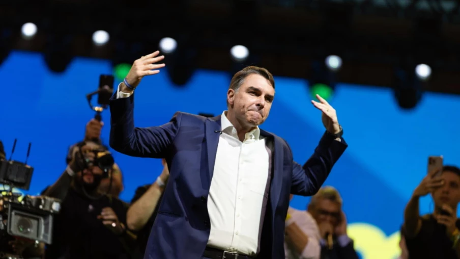 Brésil : Flavio Bolsonaro investi candidat à la présidentielle