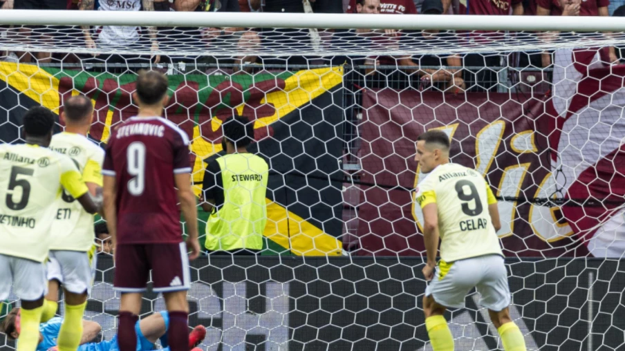 Servette battu par Bâle en Super League après un penalty décisif