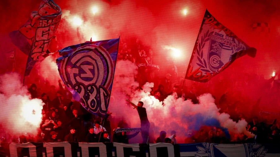 Les CFF portent plainte après le blocage d’un train par des fans de GC